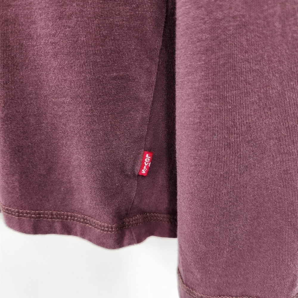 Levis Mens Standard Henley T-shirt Size Large Huckleberry Red Long Sleeve - Picture 4 of 9